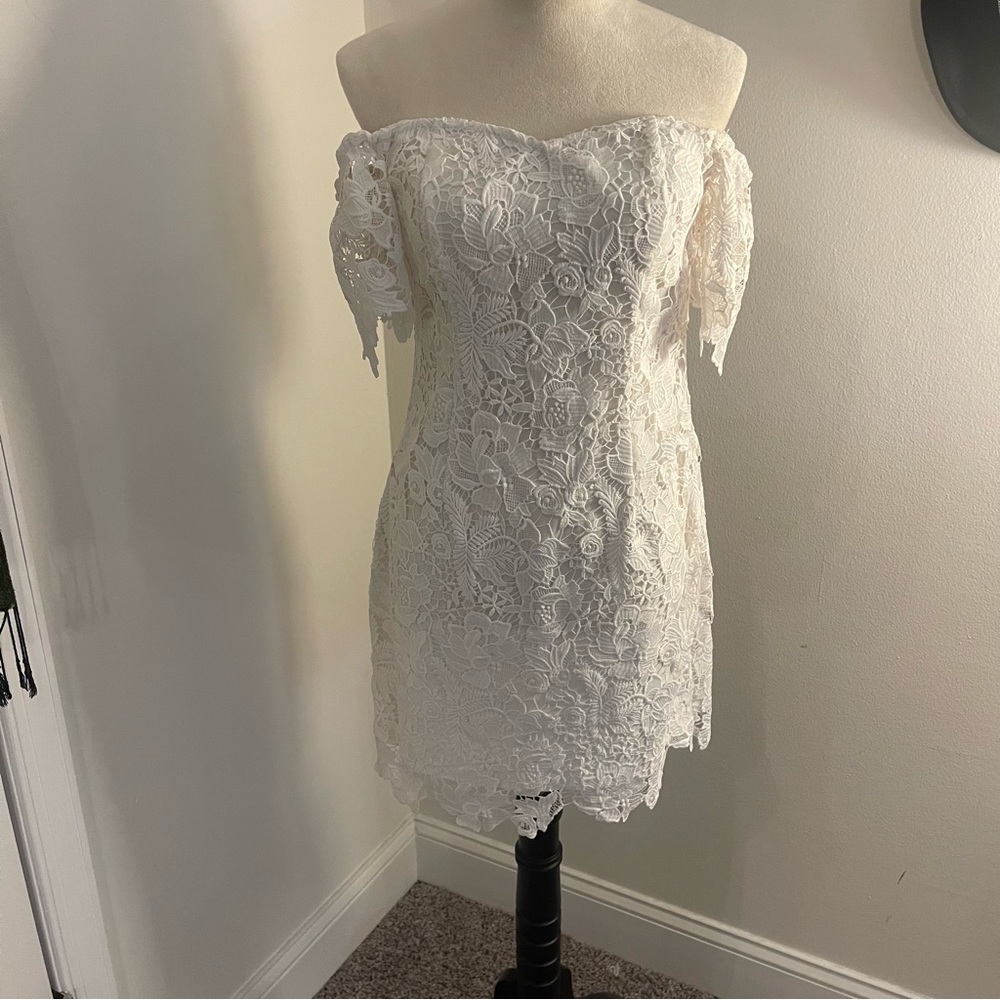 ❄️Guess Strapless White Lace Dress